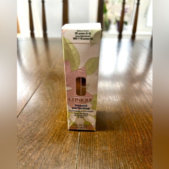 🎉HOST PICK 🎉Clinique beyond perfecting foundation + concealer - amber 30… - Picture 2 of 6